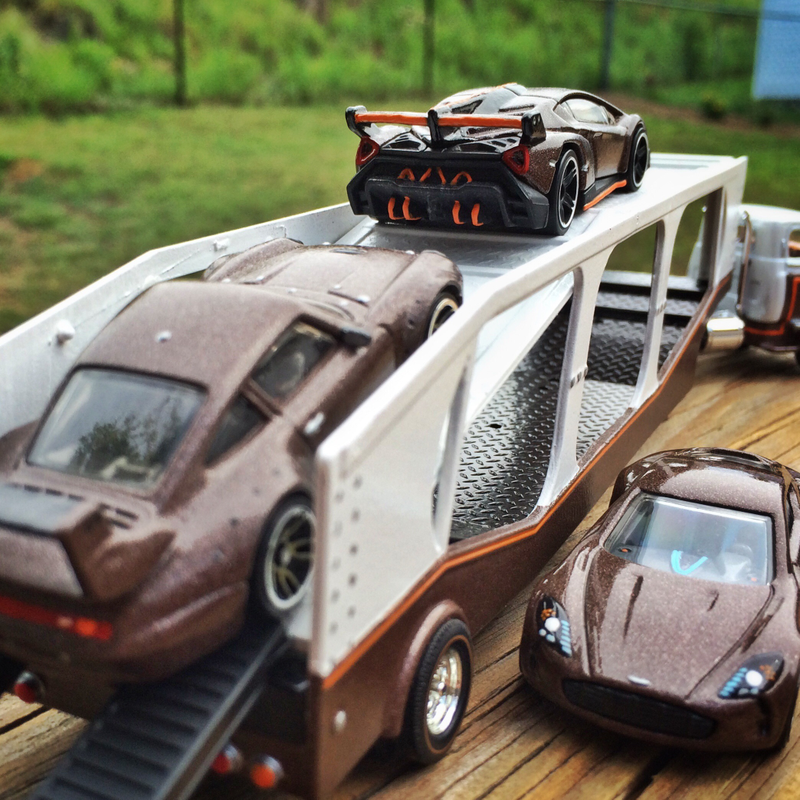 Illustration for article titled Custom Auto Hauler & Cars